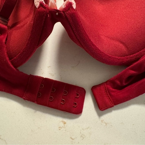 Victoria Secret Body by Victoria Underwire Bra in Deep Red with Molded Cups - Picture 6 of 12